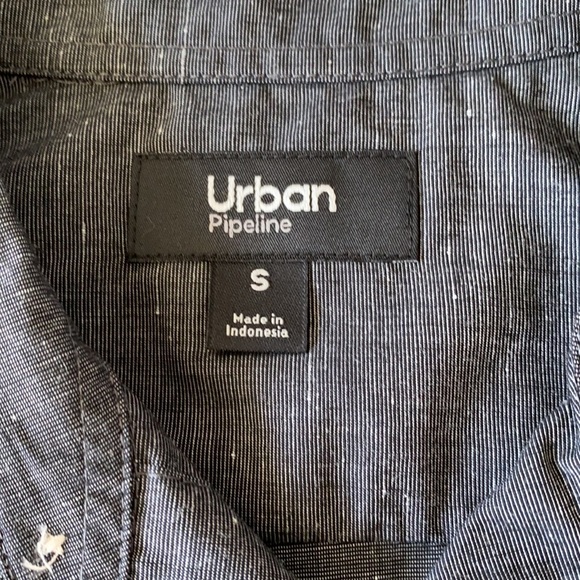 Boys Urban Pipeline button down - Picture 2 of 4